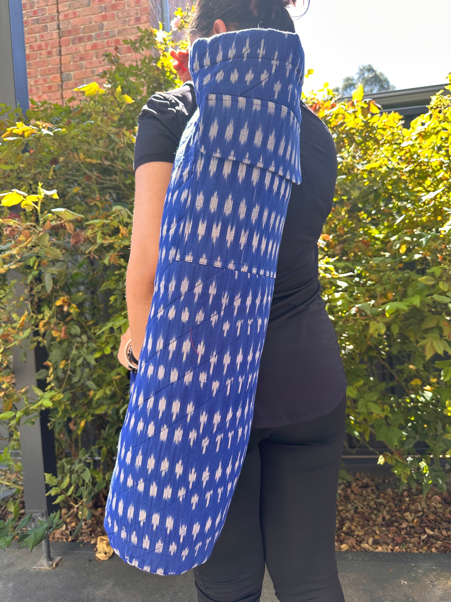 Blue White Print Print Ikat Cotton Quilted Yoga/Beach Mat Bag